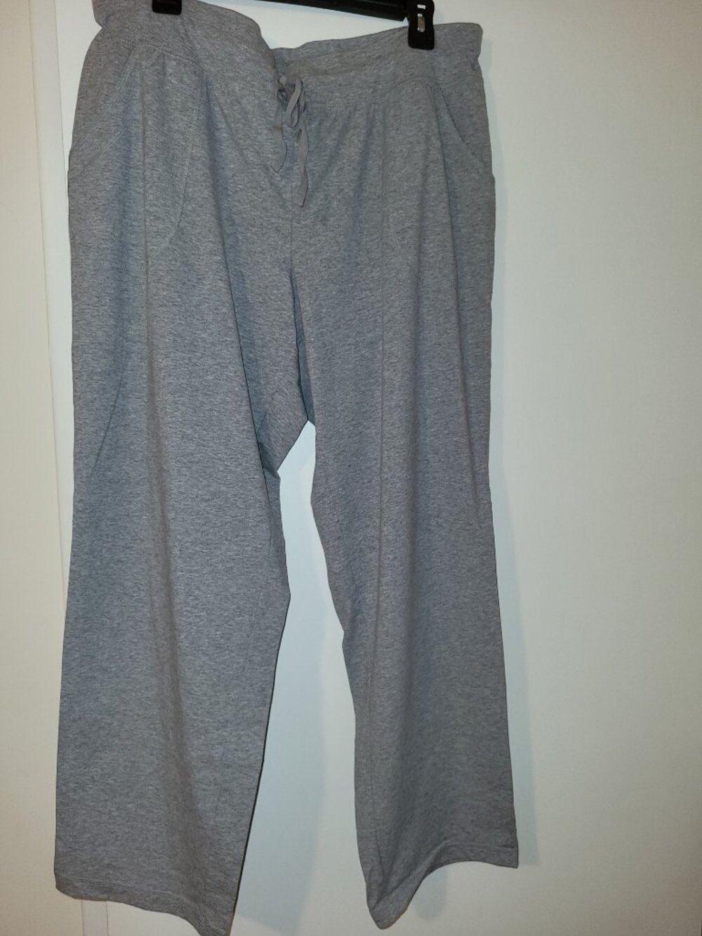 Ladies ATHLETIC Grey Sweat Pants Size (18-20, 2X)
